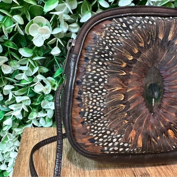 Vintage boho leather crossbody bag peacock pheasant feather front super unique - Picture 4 of 14